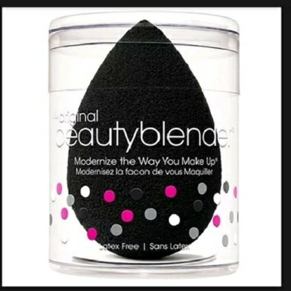 The Original Beauty Blender Sponge Applicator